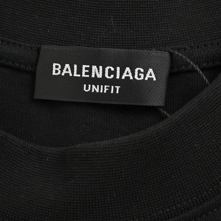 BalenciagaParis House Back Luminous Double B Print Short Sleeve2022 new back double B luminous short sleeves, luminous powder print, absorb light luminous effect, washed pick process, 235 grams double yarn double strand,