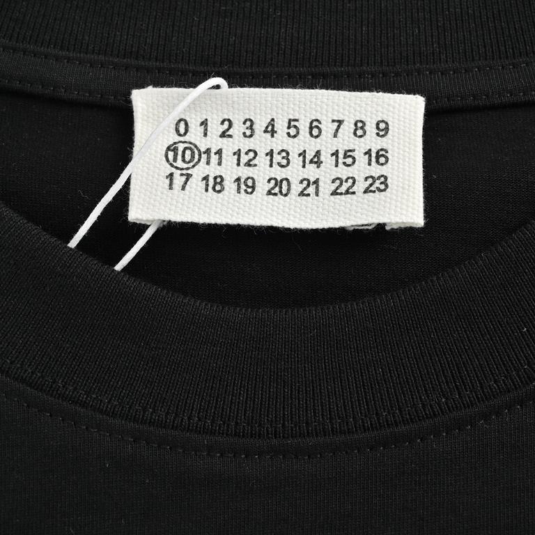 Martin MargielaMargiela 23ss Patchwork Circle Numeric Letter Short SleeveFabric custom weaving and dyeing 280g32 count double yarn fabric, wide neckline thread 300g11 cotton thread.Long wearing not deformed, fabrics from