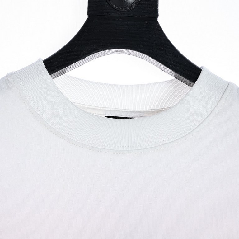 BalenciagaBalenciaga BLCG 23Fw Short Sleeve T-Shirt with Hand-Painted Large Logo on Back245g double yarn fabric. Unisex.Color Black. White.Size xs.s.m.l.