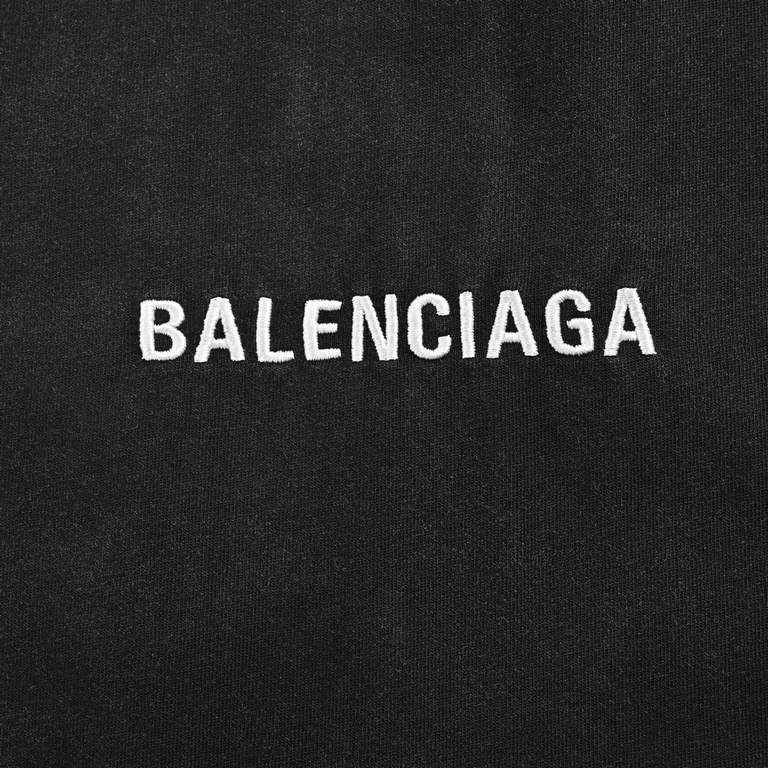 BalenciagaParis House 24ss front and back embroidered logo washed short sleevesHigh quality front and back logo embroidery gradient old short sleeve, cotton double yarn fabric, color contrast dyeing fabric, front and bac