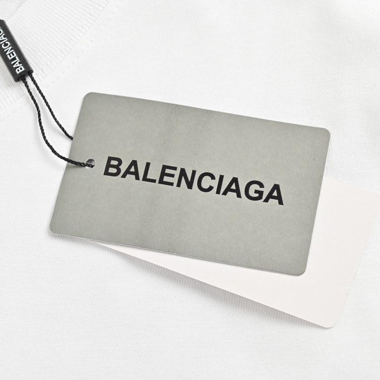 BalenciagaParisian 24ss Mottled Aged Monogram Print Short SleevePrinted material is made of safe and environmentally friendly non-toxic baby certified foam; the print outline is clear and clean, with the texture of the C