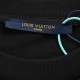 Louis VuittonLouis Vuitton 24ss front and back gradient large letters logo short sleeveThree labels are complete Made of high gram weight gram weight cotton fabric! Feel very comfortable OS drop-shoulder version, fashion