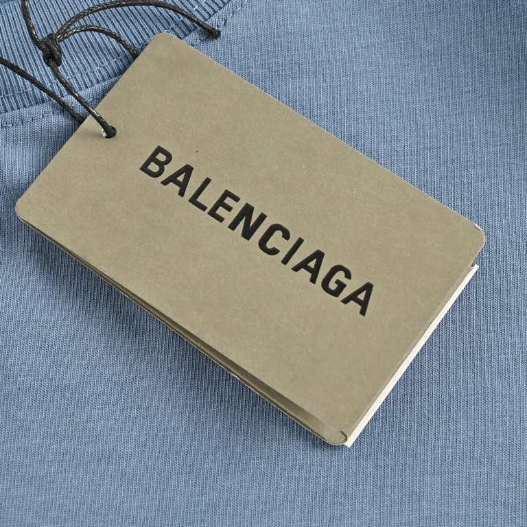 BalencigaBalenciga 24ss back monogrammed washed out short sleeves.Gram weight up to 280 grams, cotton double yarn fabrics, multiple processes Details can not be faulted, a very high sense of class and luxury recognition!