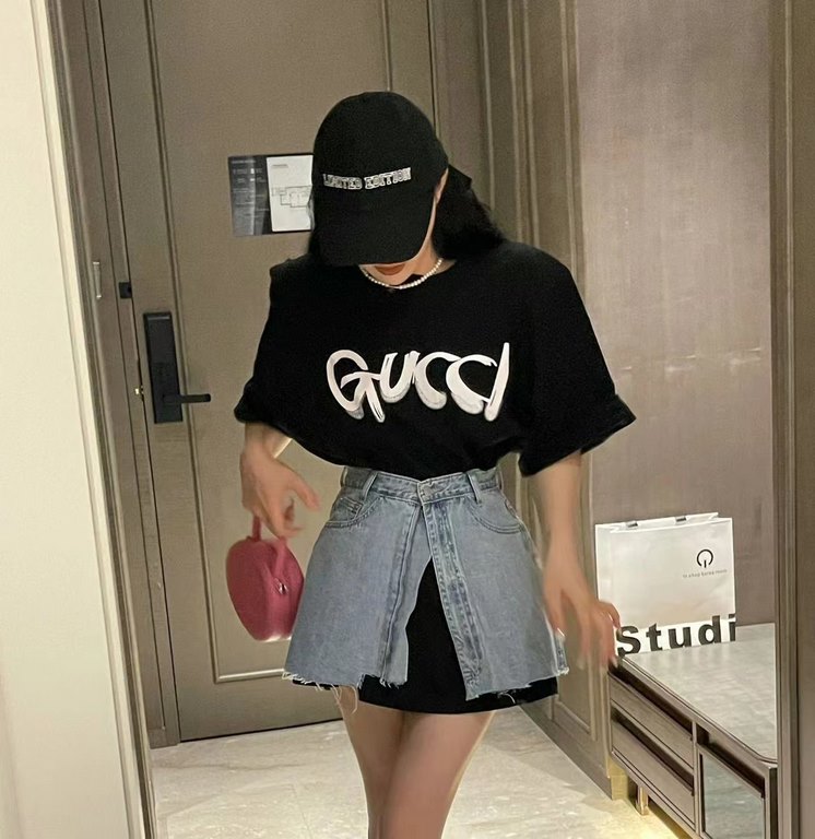 #GucciGucci 23ss Graffiti Letter Print Short Sleeve Upper