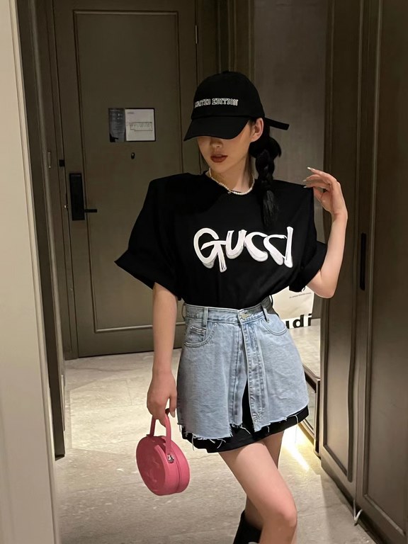 #GucciGucci 23ss Graffiti Letter Print Short Sleeve Upper