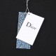 DiorCD silver thread embroidery short-sleeved T-shirtThe fabric is made of 32 count 300 grams of double-stranded selvage fabric, which is smooth and not easily deformed.The craft uses Tajima embroidery with a precision o