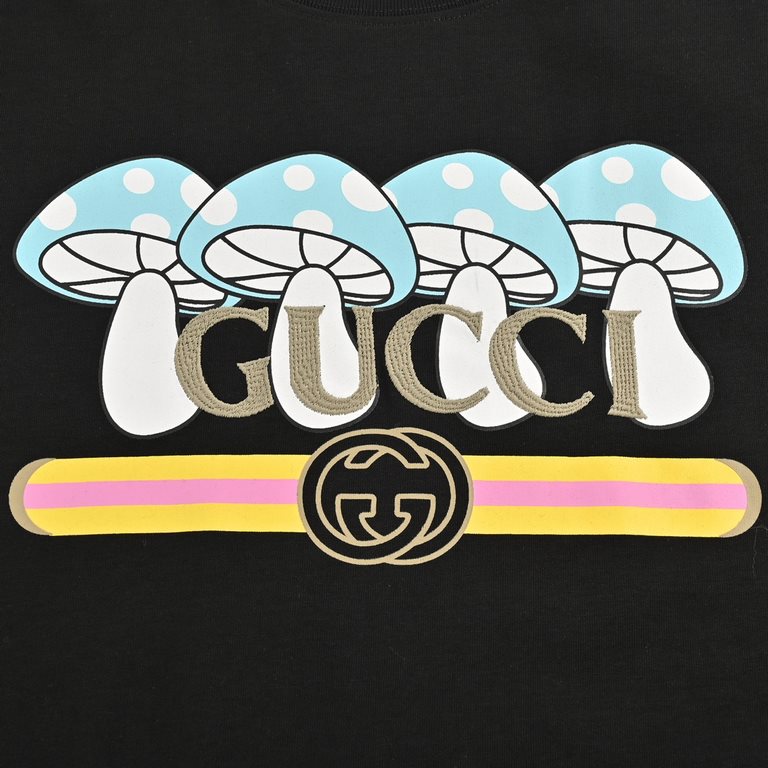 GucciGucci 24ss Mushroom Letter Print Short SleeveWear is comfortable and comfortable and thin existence, lazy and casual, combined with clean and simple color scheme is particularly durable, suitable for everyday wear ~