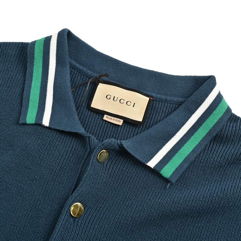 GucciGucci 24ss Pocket Embroidered Knit Polo Short SleeveNavy blue cotton and wool knit blend, double G embroidery, gold tone buttons, polo collar, dolman sleeves, patch pockets, striped ribbed piping, button placket.Blu