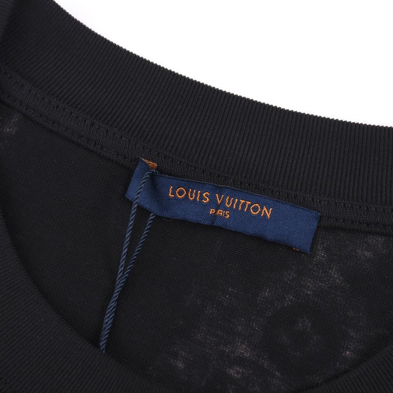 LOUIS VUITTON Louis Vuitton LV 24ss All-over LOGO Print Short Sleeve T-ShirtUsing the original board exclusive customized 300 grams of 32 count double yarn cotton fabricsThe texture is very soft and comfortable 100% diff