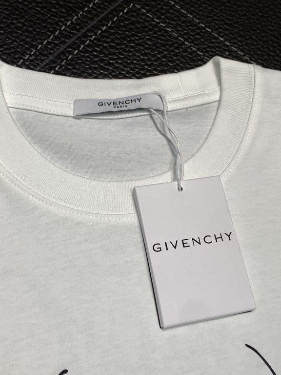 Givenchy exclusive exclusive new original single men's casual short-sleeved high-end customized high version of the fashion versatile explosive models     imported fabrics chest logo pattern design feel super soft and de