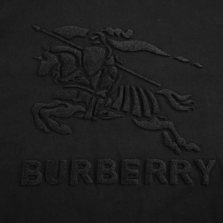 BurberryBurberry 24ss Embossed War Horse Short SleeveAdopting 260g double yarn cotton fabric, 280g high weight after washing, ~ thick and not deformed skin-friendly feel great~Cotton soft fabrics, color-coordinated dyein