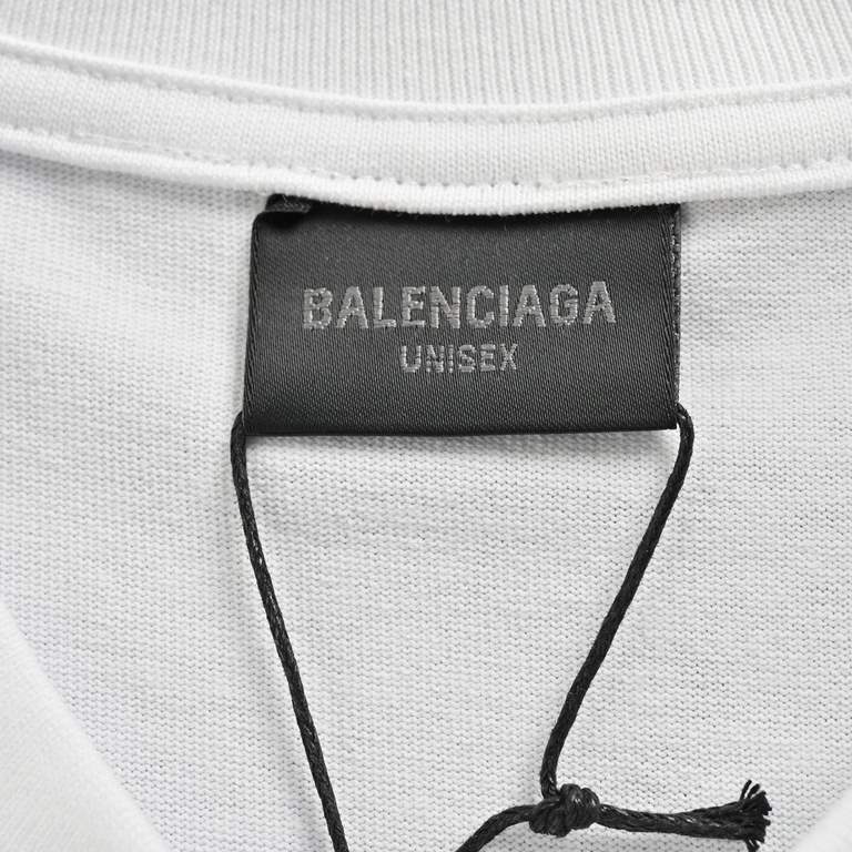 BalenciagaParisian 22ss Seven Languages Print Short SleeveThe fabric is made of 270 grams of combed cotton, custom 1  1 thread, clothing two times at the wash, the fabric is comfortable and skin-friendly, no strange feel