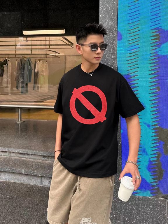 BALENCIAGA X BFRND Balenciaga runway-ready short-sleeve T-shirt Model's Body Pic#.