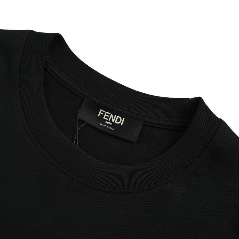 FendiFendi 24ss Letter Print Short SleeveNew fendi slogan series, simple and fresh style, showing high quality temperament.Customized 260g washed double yarn cotton fabrics feel very soft and comfortable.Loose and delica