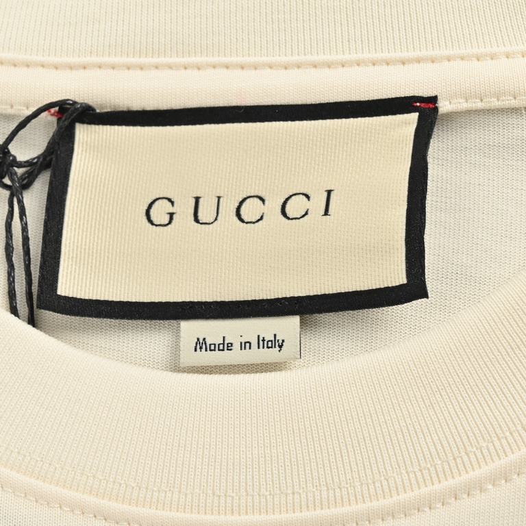 GucciGucci 24ss 1921 Collection Printed Logo Short SleeveCustom weaving and dyeing 260 grams of imported original fabrics, with 32 count 1 x 1 cotton cover silk rib.Fabrics, ribbing the same cylinder without color differ