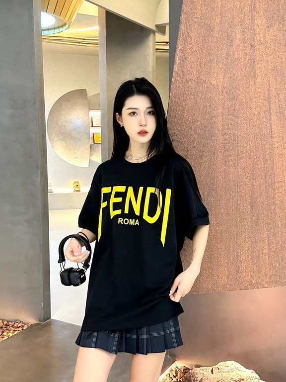 #FendiFendi 24ss Letter Print Short Sleeve Up