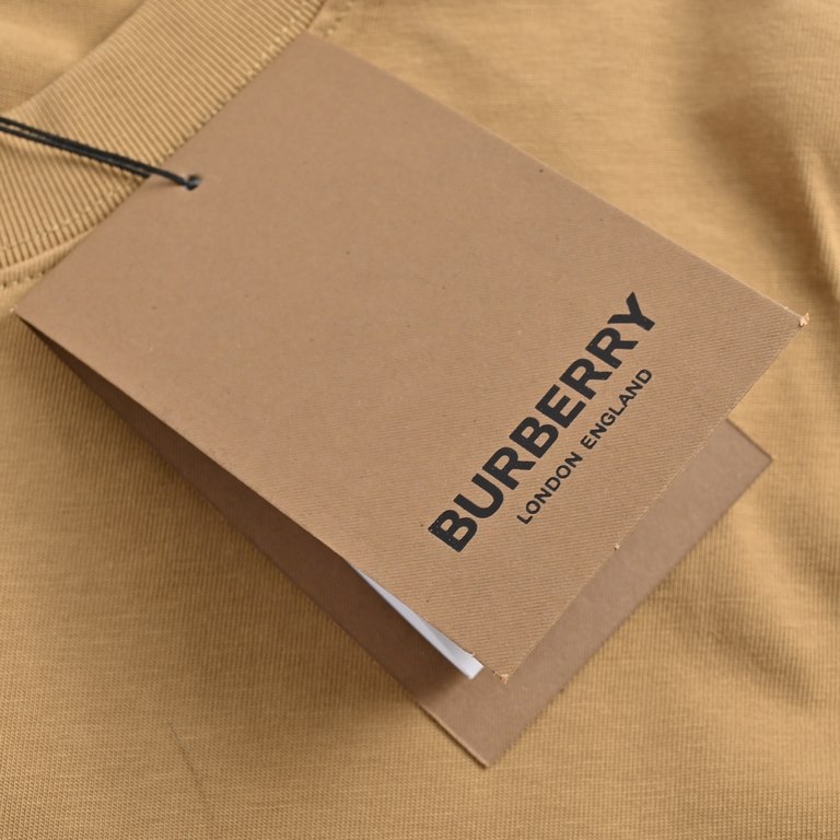 BurberryBurberry 24ss Embossed War Horse Short SleeveAdopting 260g double yarn cotton fabric, 280g high weight after washing, ~ thick and not deformed skin-friendly feel great~Cotton soft fabrics, color-coordinated dyein