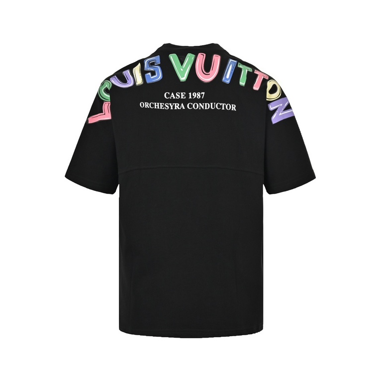 Louis Vuitton 24ss Back Colorful Letter Print Short SleeveLouis ViuttonLouis Vuitton 24ss Short Sleeve Colorful Monogram Print on BackExplosive spot spring and summer short-sleeved, simple basic closet gods, casual and v