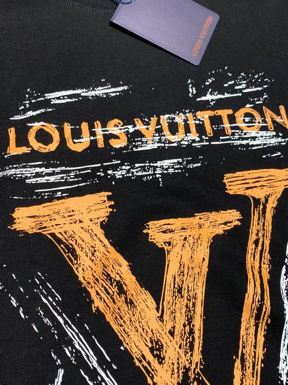 LV Louis Vuitton Exclusive new original single men's casual short sleeve high-end customized high version of the fashion versatile explosive models     imported fabrics logo pattern design on the chest feel ultra-soft an