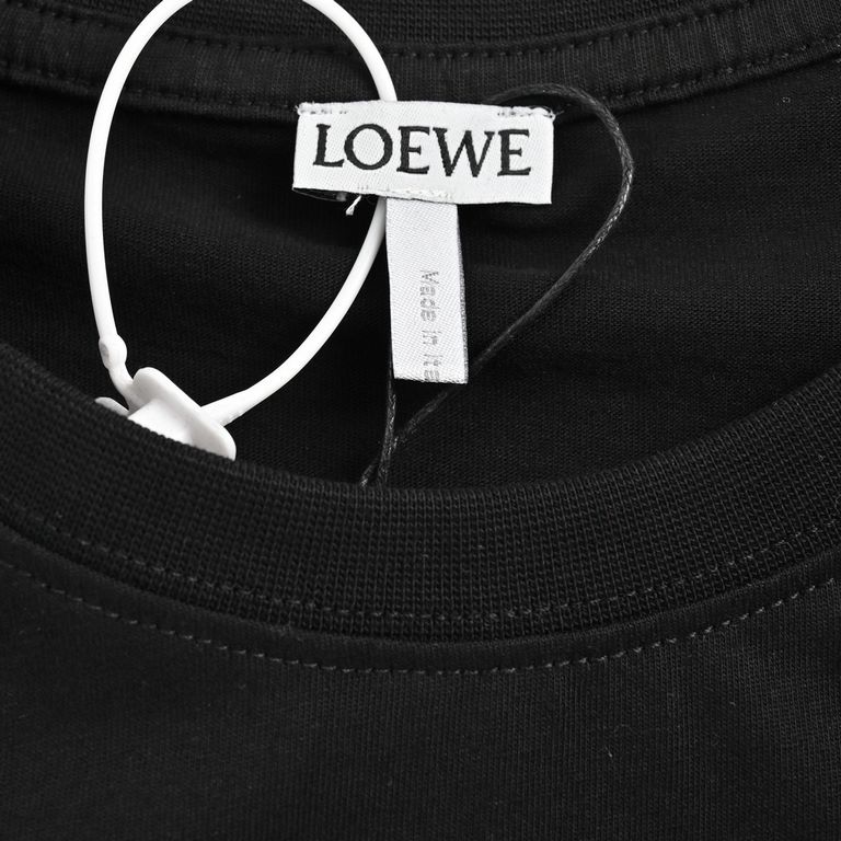 Loewe 24ss Square Embroidered Logo Short Sleeve26 cotton compact plain 170 grams of fabric, supporting 1  1 cross rib 260 grams, chest Loewe logo using imported machine flat embroidery, line neat and tidy, delicate and s