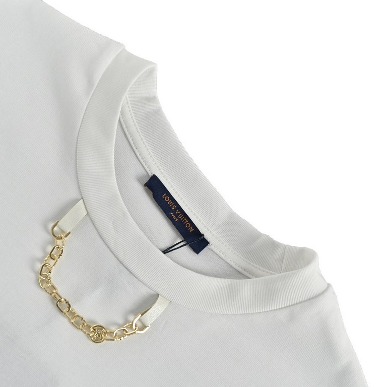 Louis VuittonLouis Vuitton 23ss Tannin Denim Pocket Short SleeveHardware chain embellished neckline, simple and stylish, on the top of the versatile must-have items.Customized 240 grams of the same vat-dyed fabric feels 