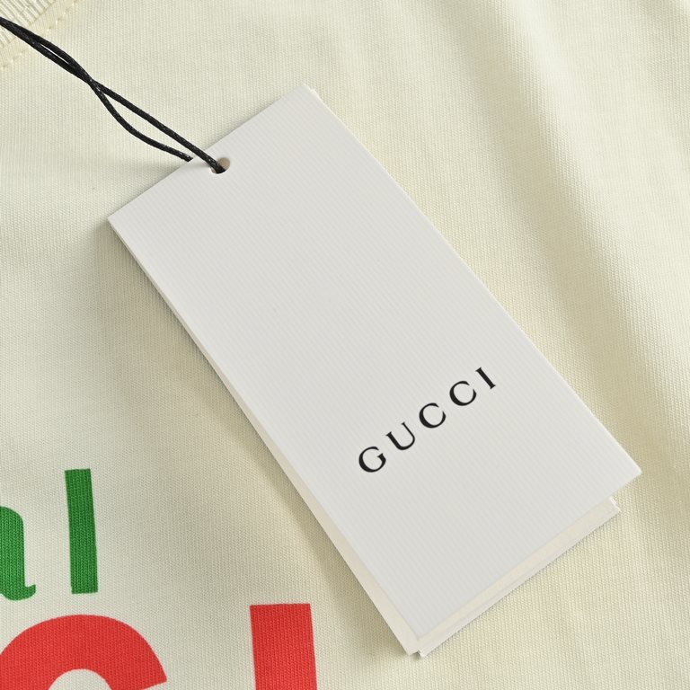 GucciGucci Classic Red and Green Letter Print Short SleevePrinting printing material using safe and environmentally friendly non-toxic baby certified foam material; printing outline clear and clean, with the texture of t