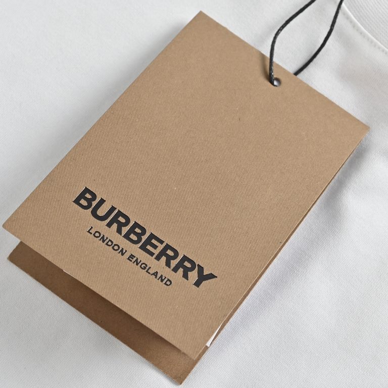 BurberryBurberry Classic Plaid Sleeve Patchwork Short SleeveThe use of 50 double stranded 180g cotton fabric washed processing sleeves before and after the left and right all artificial check processing according to the 