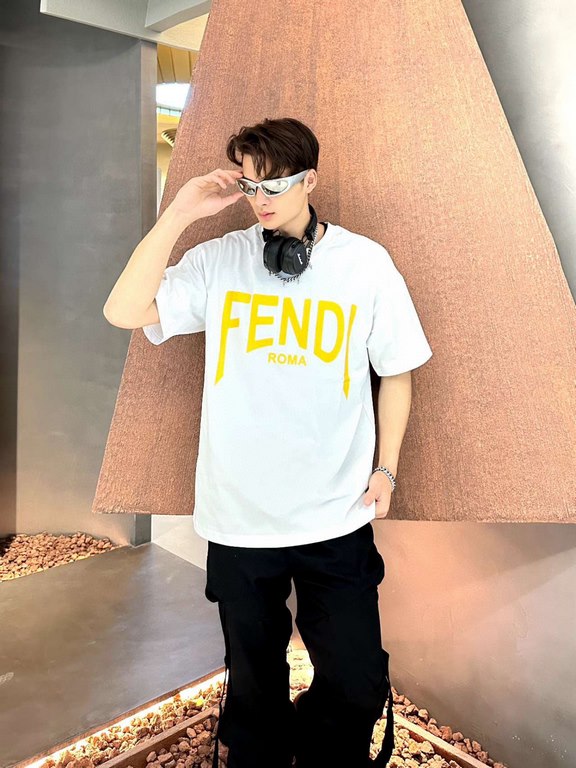 #FendiFendi 24ss Letter Print Short Sleeve Up