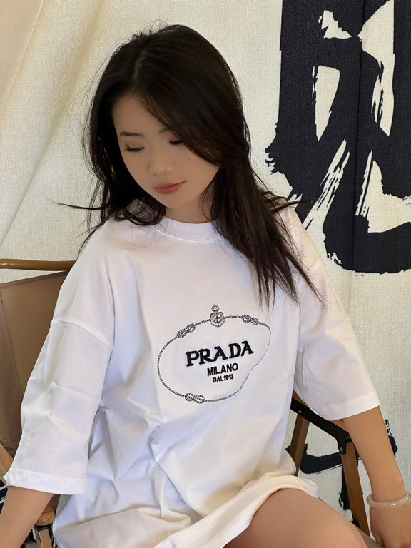 #PradaPrada 24ss Flocked Lettered Short Sleeve Upper