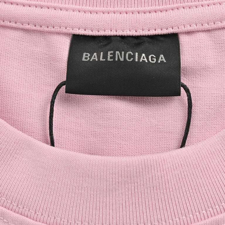 BalenciagaParis showstopper disaster monogrammed short sleeveBalenciaga  Balenciaga showroom model disaster letter print short sleeveOrder versionFabric 260g fine cotton plain weaveRibbing 32S cotton pull frame 11 ribbin