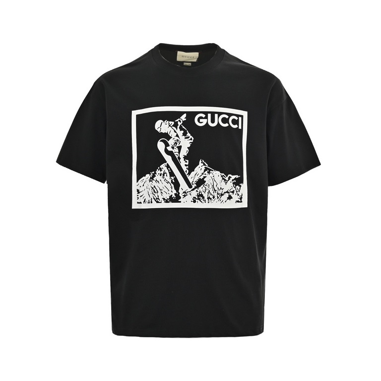 GucciGucci 24ss Snow Mountain Ski Print Short SleeveDouble G Snow Mountain   Collection Skiing   PrintsThe logo is a sophisticated update inspired by the 80's vintage.Original fabric, official short-sleeve T-shirt.Custom