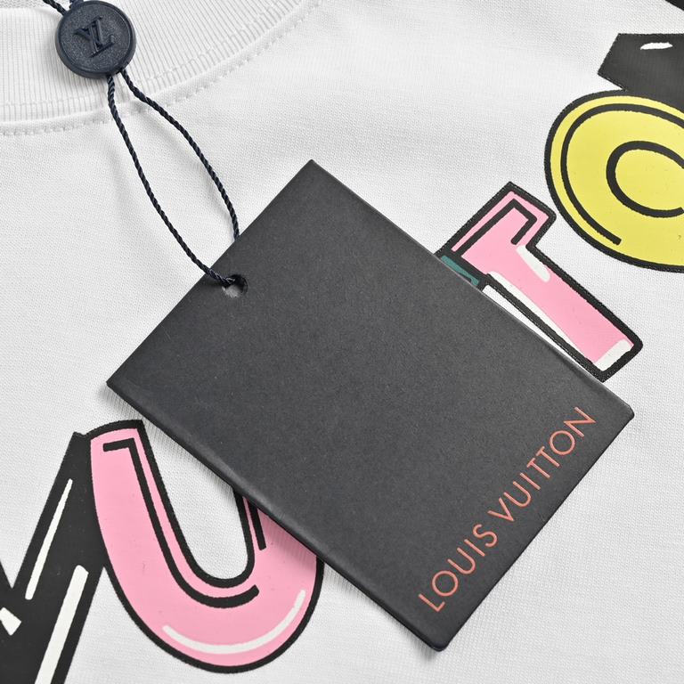 Louis VuittonLouis Vuitton 23ss Necklace Pendant Colorful Letter Print Short SleeveSummer new Classic necklace pendant colorful letters logo round neck short-sleeved T-shirt, the color combination is very artistic, perso