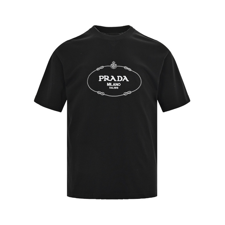 PradaPrada 24ss Flocked Letter Short SleeveCustomized fabric, printing accessories details are used one to one replica. The use of 230g cotton fabric 32 fine double cotton yarn plain, no etching dust hair art work at the