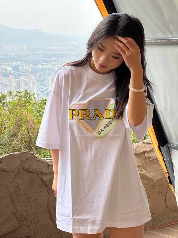 #PradaPrada 24ss Colorblock Embroidered Flocked Letter Short Sleeve Up