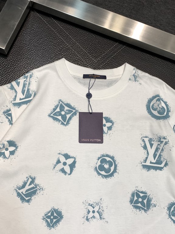 LV Louis Vuitton Exclusive new original single men's casual short sleeve high-end customized high version of the fashion versatile explosive models     imported fabrics logo pattern design on the chest feel ultra-soft an