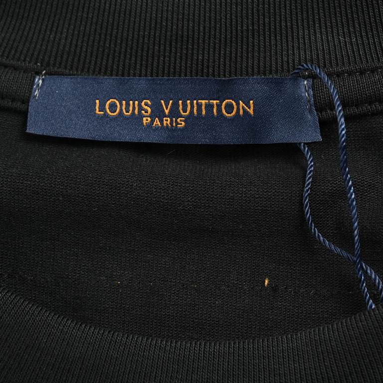 Louis VuittonLouis Vuitton 24ss Gradient Old Flower Print Short SleeveCustom weaving and dyeing 260 grams of imported original fabrics, with 32 count 1 x 1 cotton cover silk ribbing.Counter purchase, but also the season'