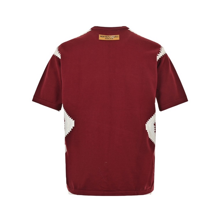 Louis Vuitton 24ss Wine Red Applique Jacquard Knit Short SleeveLouis Vuitton 24ss Burgundy Inlaid Jacquard Knit Short SleeveCombed cotton yarn knitted cotton fabric, cotton high weight special yarn, weighing up the feel 