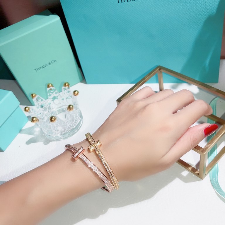 Full diamond version   Tiffany Tiffany 2020 T1 Series Wide Version Half Diamond Bracelet Exclusive first high-end customized Goddess with the same model Designed to highlight the delicate elegance, low-key bloom confiden