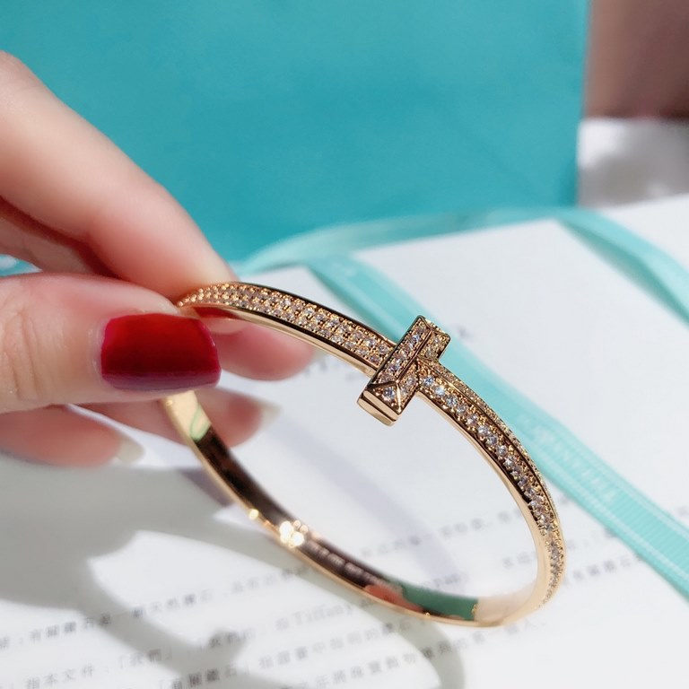 Full diamond version   Tiffany Tiffany 2020 T1 Series Wide Version Half Diamond Bracelet Exclusive first high-end customized Goddess with the same model Designed to highlight the delicate elegance, low-key bloom confiden