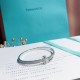 Full diamond version   Tiffany Tiffany 2020 T1 Series Wide Version Half Diamond Bracelet Exclusive first high-end customized Goddess with the same model Designed to highlight the delicate elegance, low-key bloom confiden