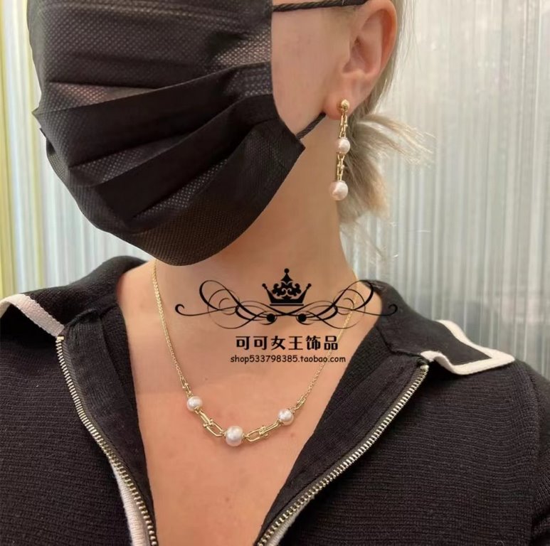 特 Tiffany Tiffany Joint Necklace Various big netroots bloggers TiffanyHardWear hot open U joint chain ring series Wrap series It seems simple, but it needs nine hundred and eighty-one crafts in order to present the chain