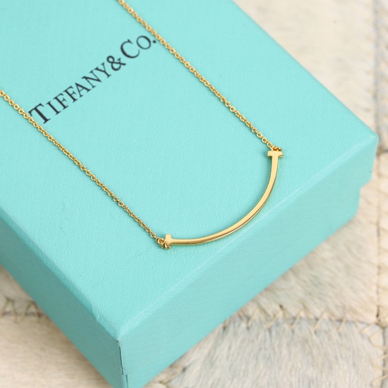 Medium glossy version Precision version  Medium Tiffany  Tiff Co. smiley   double t necklace model Shipped! Haute Couture Electroplated 18k gold craftsmanship absolutely unrecognizable to the naked eye flash positive   D