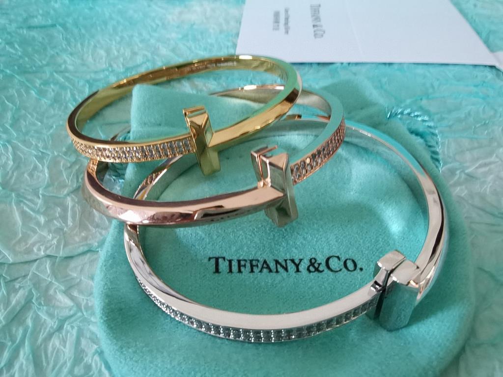 Tiff Tiffany 2020 T1 Series Single Side Diamond Bracelet Tiffany Double T Bracelet   Exclusive Premiere High-end Customized Goddesses The same model Designed to show off the delicate elegance and understated blossoming o