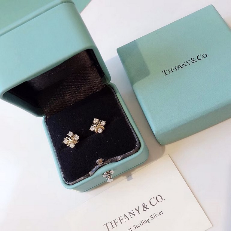 Tiffany Tiffany Schlumberger Collection Crossed Quadruple Diamond Stud Earrings Simple and versatile Yellow Gold Selected high quality s925 sterling silver material plated in 14k yellow gold Split color plating 055080