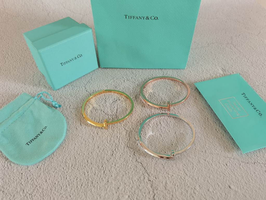 Tiff Tiffany 2020 T1 Series Fine Edition Glossy Bracelet Tiffany Double T Bracelet   Exclusive Premiere High-end Customized Goddess Same Model The design highlights the delicate elegance and understated blossom of self-c