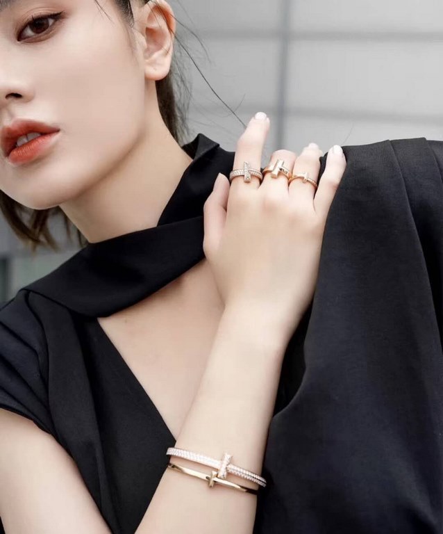 Tiff Tiffany 2020 T1 Series Glossy Bracelet Tiffany Double T Bracelet   Exclusive Premiere High-end Customized Goddesses The same model Designed to show off the delicate elegance and understated blossoming of self-confid