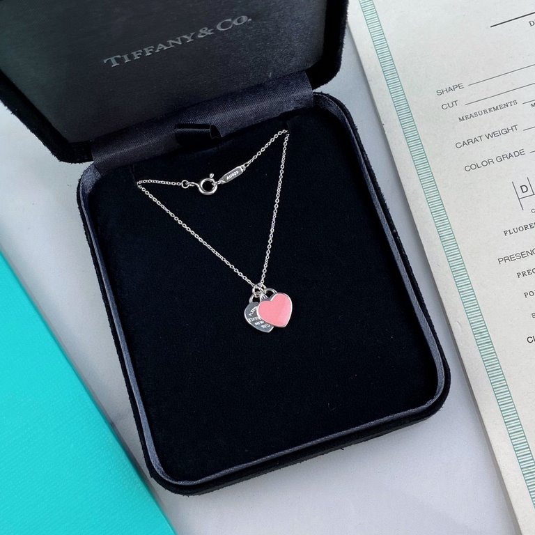 92 5 Tiffany Tiffany Entry Level Pink Double Heart Enamel Necklace Very small collarbone chain Suitable for petite girls Love hearts represent love Very suitable for gift giving This is superbly and exquisitely made Each