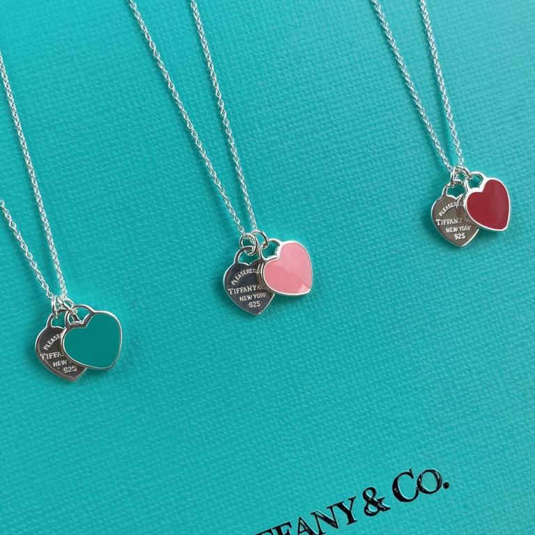 92 5 Tiffany Tiffany Entry Level Pink Double Heart Enamel Necklace Very small collarbone chain Suitable for petite girls Love hearts represent love Very suitable for gift giving This is superbly and exquisitely made Each