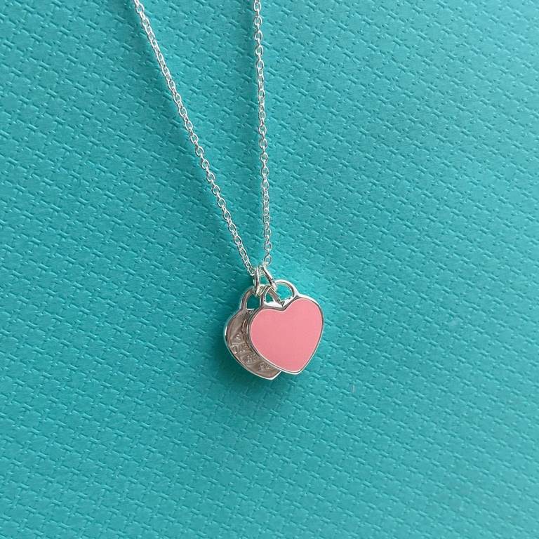 92 5 Tiffany Tiffany Entry Level Pink Double Heart Enamel Necklace Very small collarbone chain Suitable for petite girls Love hearts represent love Very suitable for gift giving This is superbly and exquisitely made Each