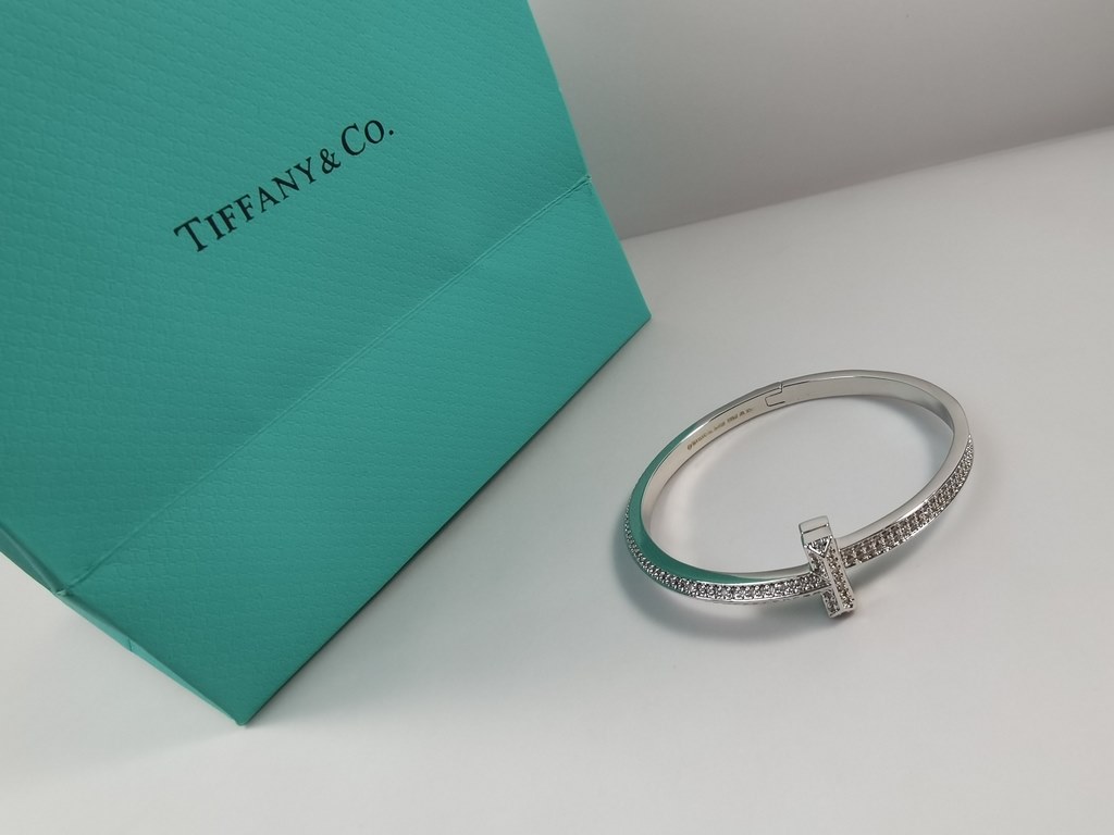 Tiff Tiffany T1 Collection Wide Double Row Full Diamond BraceletNote Please press the onoff button when wearing   [Do not break it].[Press the same onoff button to lock it after putting it on]  Tiffany Double T Bracelet 